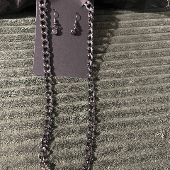 Jewelry bundle 4 necklaces 3 earrings New - Picture 8 of 16